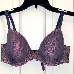 - Like new Victorias Secret sexy illusions bra